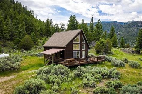 Whether youre traveling with friends, family, or just with your pet, vacation homes have the amenities you expect for your stay, including WiFi and parking. . Vrbo yellowstone